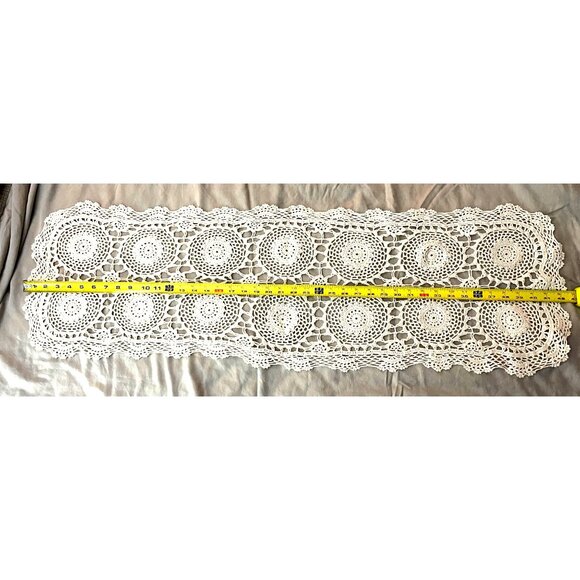 VNT Hand Crochet Lace Table Runner 12" X 42.5" Rectangular Antique grannycore - Picture 2 of 3